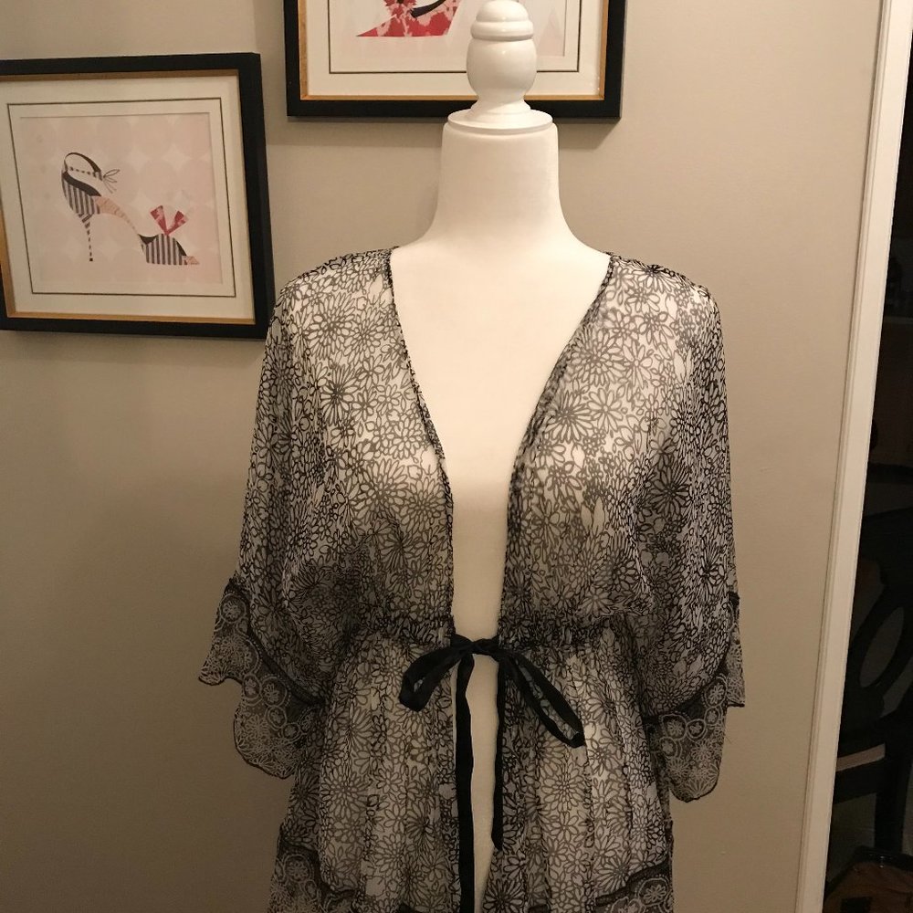 Carole Little - Black & White Kimono - 3/4 Sleeve